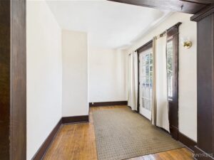 1 Upper Balcony Entry